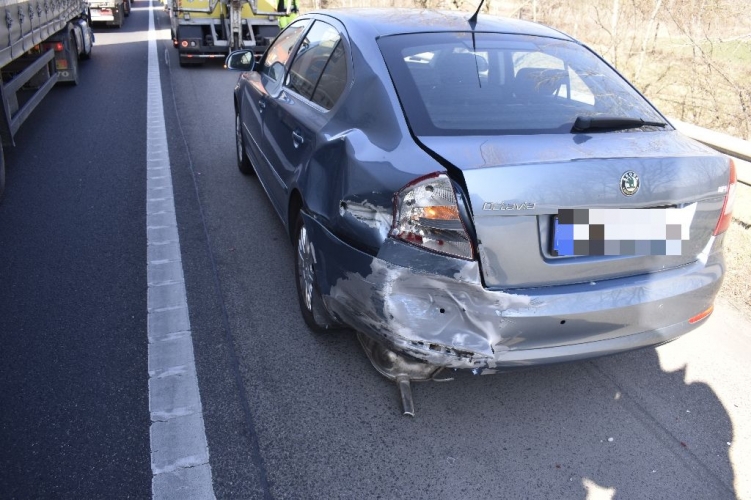karambolosauto-szurkeskoda-m1auotpalya-police-hu.jpg