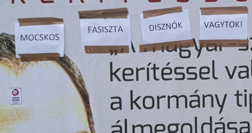 Ha már az arcukba tolták a fidesznyikes kiállítást Tatabányán, az Árpád-téren, néhányan már visszaüzentek!