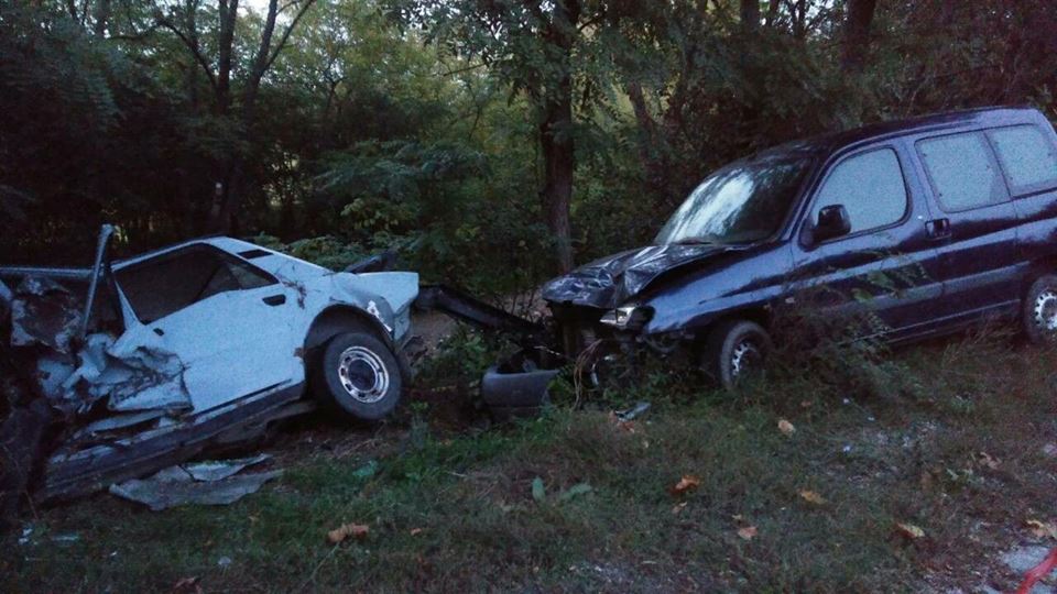 Elképesztő: illegális autótemető a János forrás környékén!