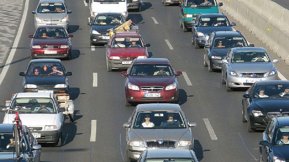 TATABÁNYAI AUTÓSOK, UGYE NEM FELEJTETTÉTEK EL? Hétfőtől többe kerül a heti sztrádamatrica