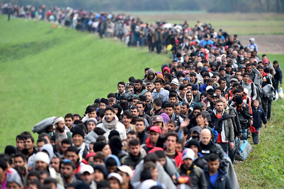 MÁR MEGINT JÖNNEK A MIGRÁNSOK TATABÁNYÁRA! Legalábbis a Fidesz-vezír levele szerint