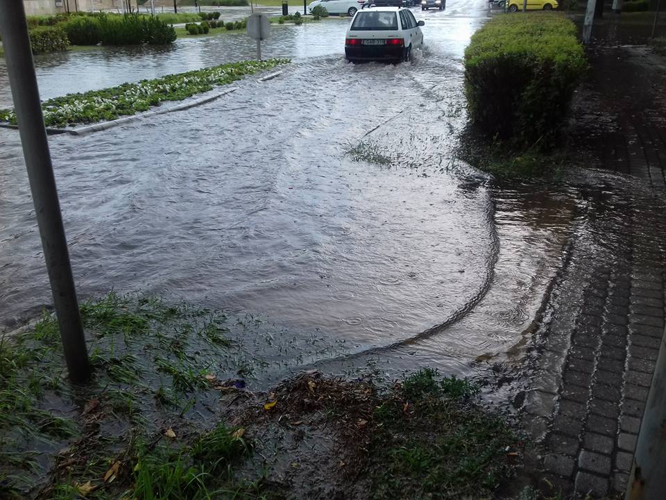 “VÍZIRÁJDER, ÖCSÉM! Avagy, hogyan végezte ki az eső Tatabányát!