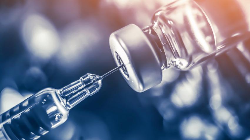 A TATABÁNYAIAK IS HATALMAS DILEMMA ELŐTT: A koronavírus elleni vakcinát beadassák vagy ne?