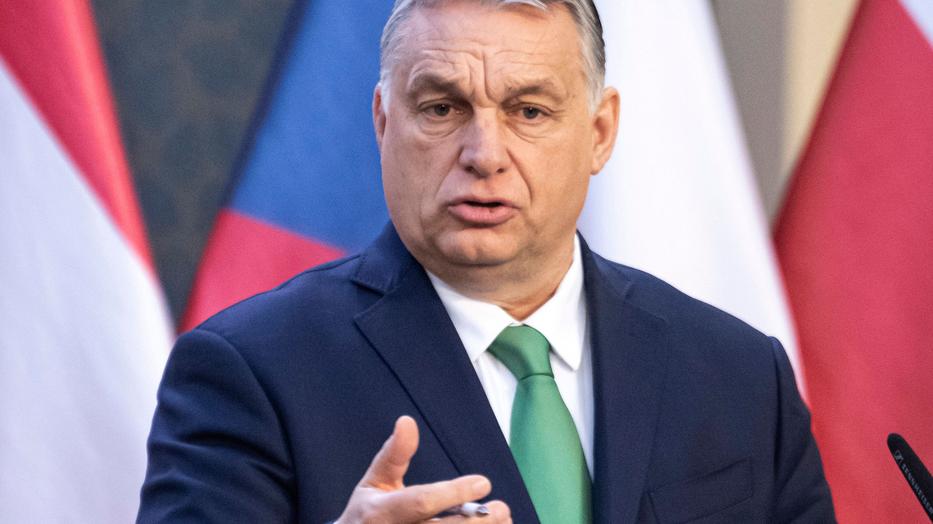 VISSZAHOZZÁK A 13. HAVI NYUGDÍJAT! A bérek egy részét az adófizetők állják