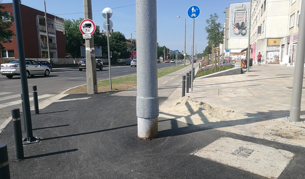 oszlop-bicikliutban-dozsakerttb-01.jpg