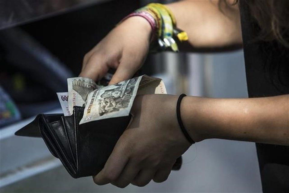 INGYEN PÉNZ A TATABÁNYAI PÁROCSKÁNÁL! Könnyen jött pénz vezetett a dutyiba