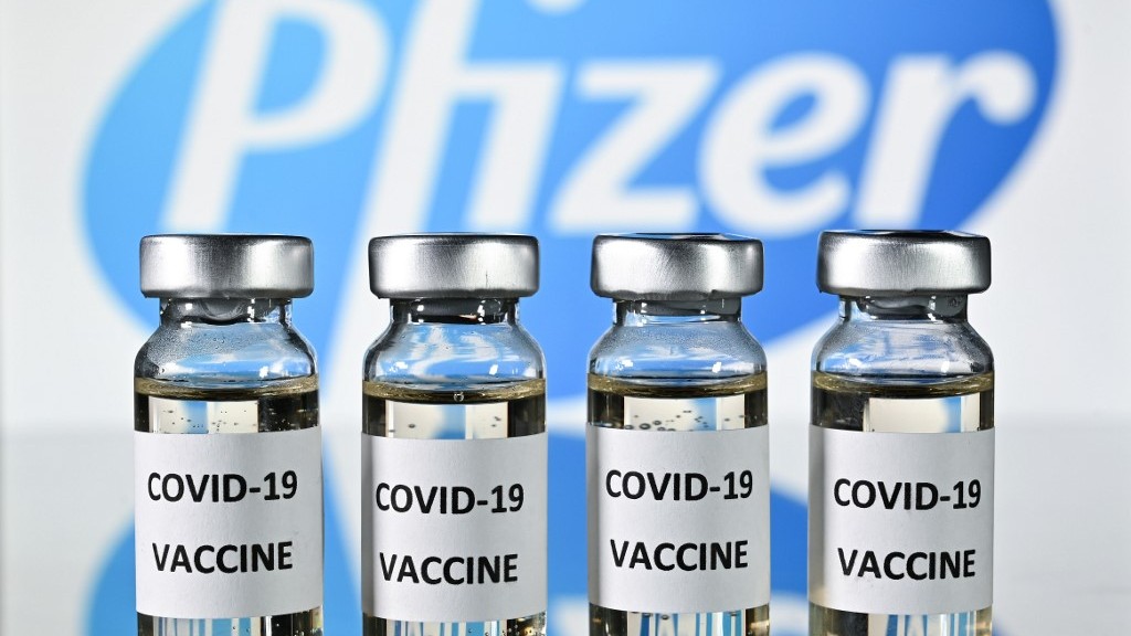A PFIZER OLTÁS RÖGTÖN ELFOGY. A keleti vakcinák hegyekben állnak a raktárban