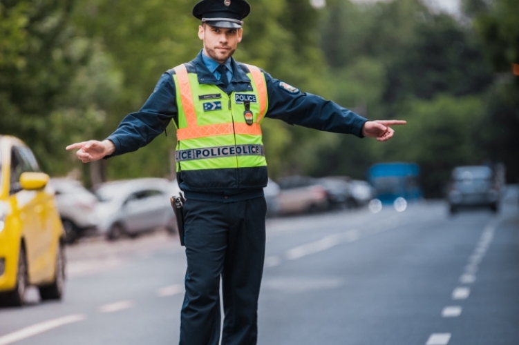 HOLNAPTÓL TATABÁNYÁN ÉS KÖRNYÉKÉN IS NAGY ELLENŐRZÉS: a rendőrök megszállják az utakat