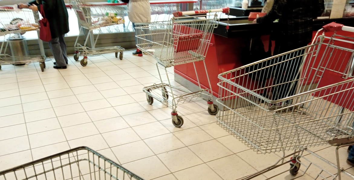 ÉN, A SPAR-OS BIZTOS ÚR ÉS A TATABÁNYAI KORONAVÍRUS: A bolti mutáns 14 fölött fertőz?