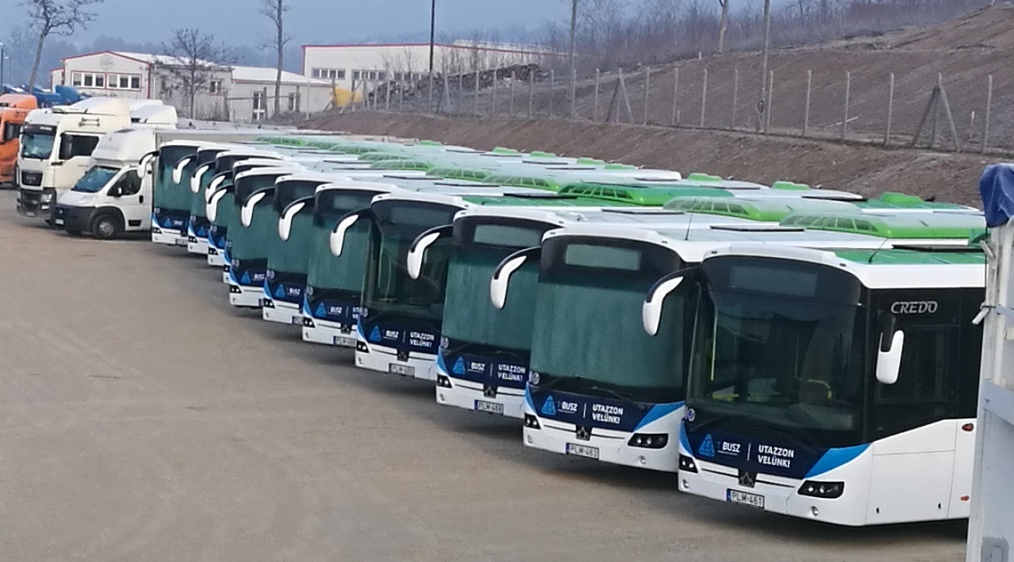 Tök jó, beüzemelték a T-Busz szauna-szolgáltatását, próbálta már? Lassan fürdőruhában kell utazni egyes buszokon Tatabányán?