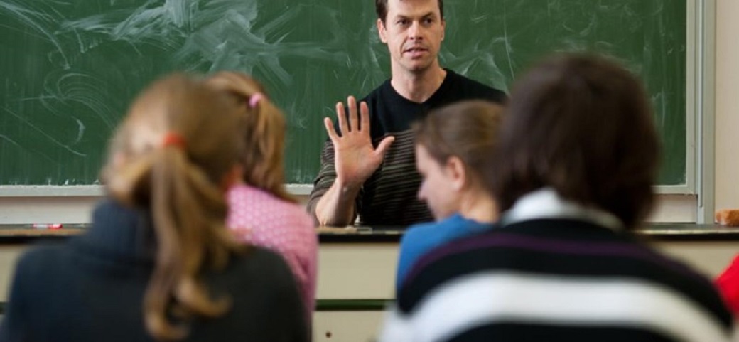 AGGÓDHATNAK A TATABÁNYAI SZÜLŐK IS: brutálisan sok tanár hiányzik