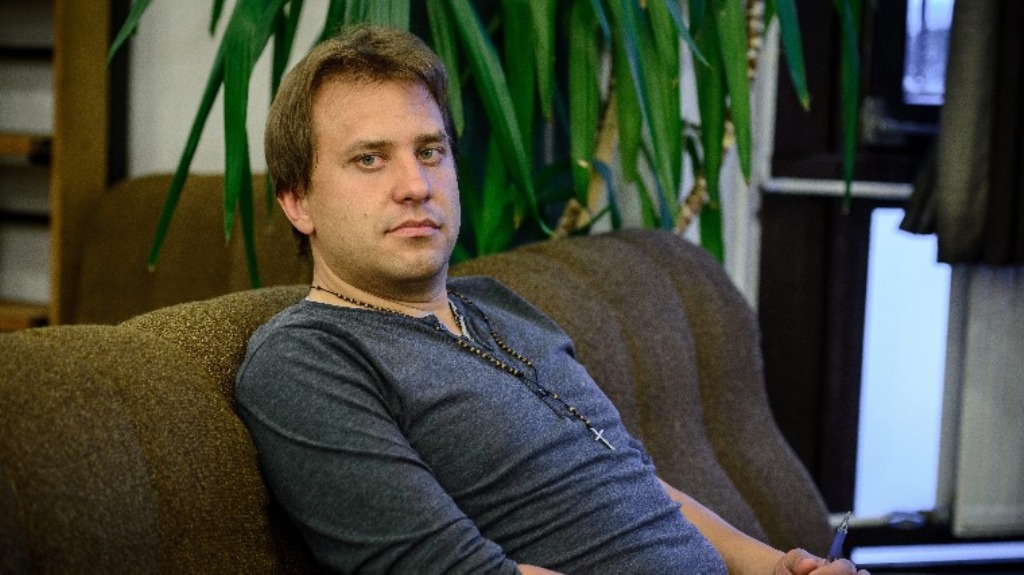 Egy tatabányai informatikatanár lesz a HírTV új műsorvezetője