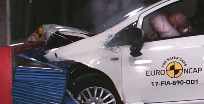 Ezt az autót kerülje el Magyarországon is! Az első autó, ami NULLA CSILLAGOT a törésteszten (videóval)