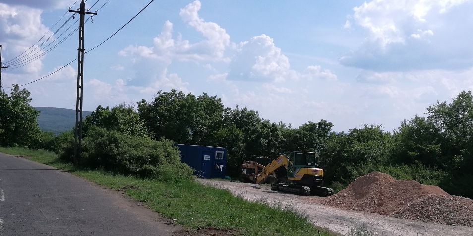 Miért nem dolgoznak a beharangozott Panoráma úti felújításon? Megszöktek a melósok?