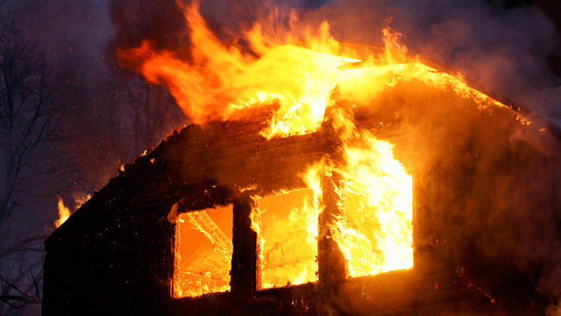 Leégett egy faház Tatabányán