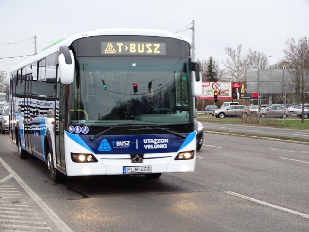 Megérkeztek az első új buszok Tatabányára