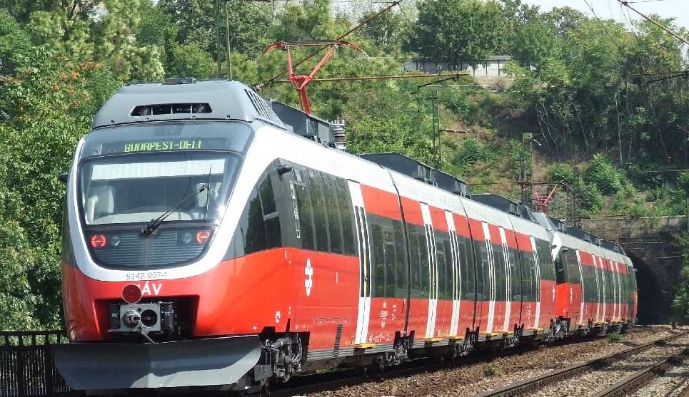 HOLNAPTÓL JELENTŐS VÁLTOZÁSOK, a Tatabányát érintő vonatoknál, szeptember elejéig!