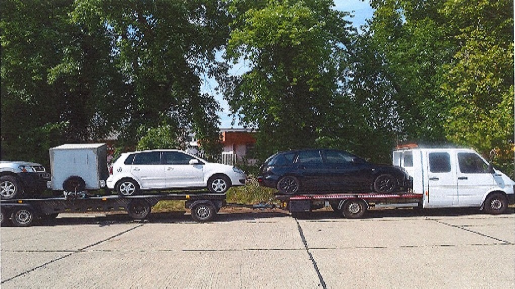 vontatmany-hosszu-police.jpg