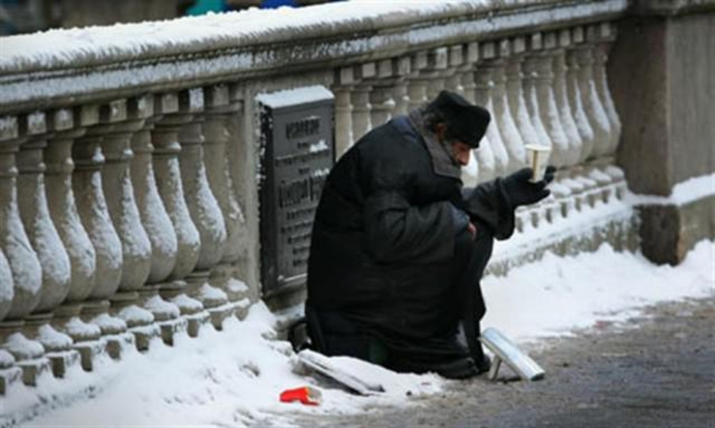 Kihűléssel fenyeget a hideg -most tehetünk embertársainkért! Csak egy telefon, Tatabányán is!