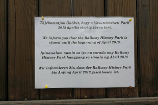 A nagy zuglói rejtély: miért pont filippinó nyelven írta ki a Vasúttörténeti Park, hogy zárva van?