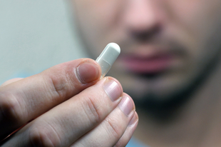 ZUGLÓI MACSÓK ÉS NEM MACSÓK: Hamarosan jön a férfi fogamzásgátló tabletta!