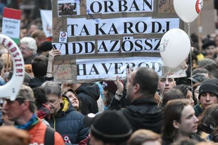 MI EZ? AZ ÖTVENES ÉVEK?! Ha Zuglóban 2 ember az utcán a polgármesterről viccelődik, az már gyűlés!