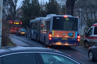 Miért nem tett eddig semmit a zuglói önkormányzat a 32-es busz plusz buszmegállójának ügyében? Olyan nagy kérés ez?