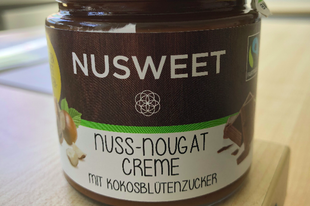 HA BÁRHOL ILYET VETT, NE EGYE MEG! Fémdarabbal “ízesített” nugátkrém.