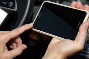 Hoppá! Teljesen új módon parkolhatunk a mobilunkkal és vehetünk autópályamatricát!
