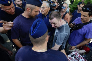 Vádat emeltek a Ligetben tavaly tiltakozó, erőszakosan fellépő személyek ellen