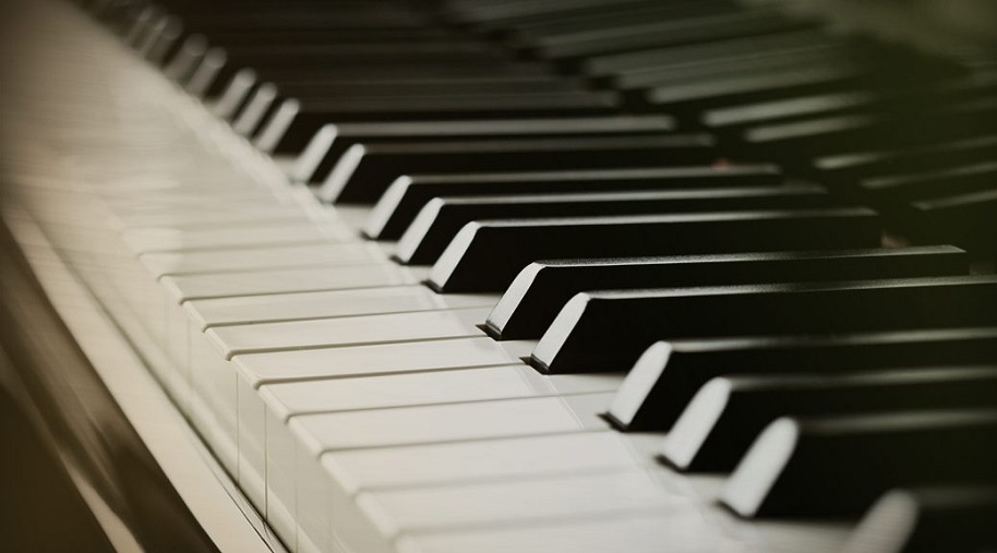 piano-reneszanszember-hu.jpg