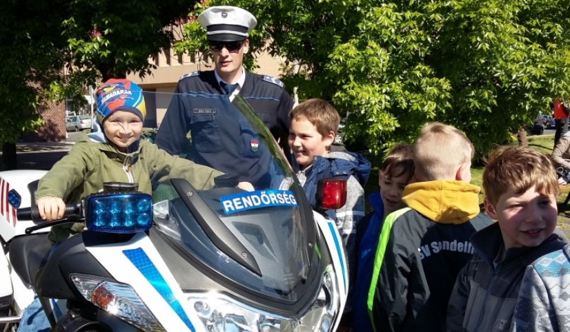 rendormotor-gyerekkel.jpg