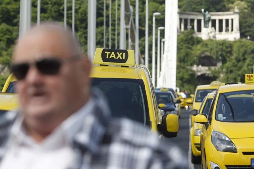 taxis_demonstracio.jpg