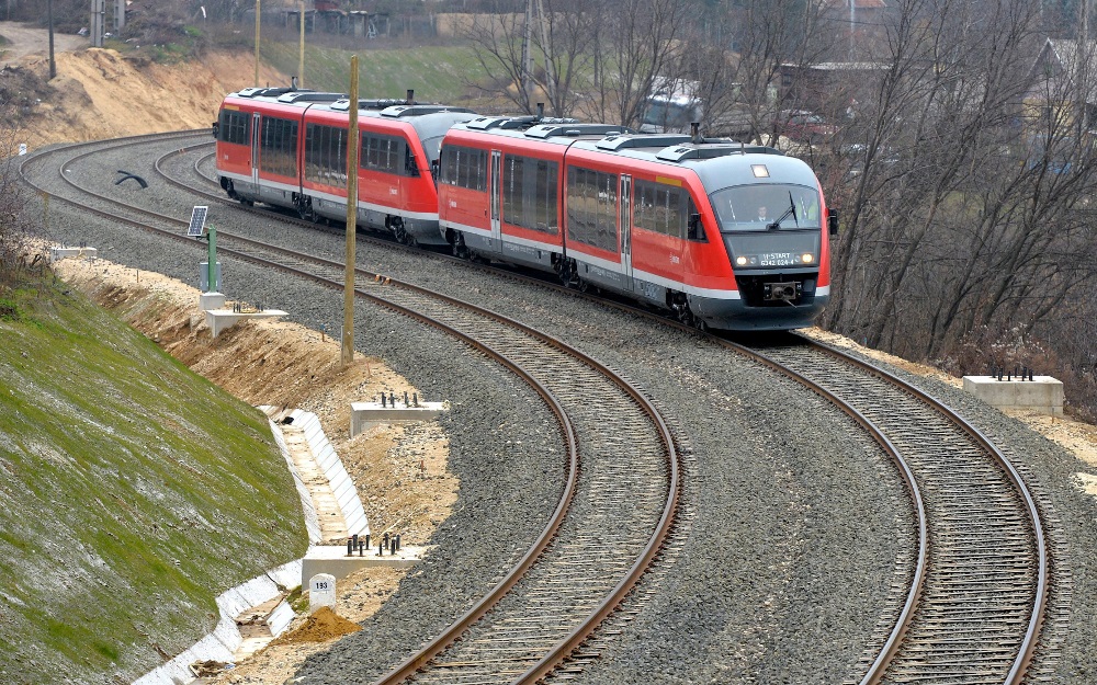 zuglo-vasutfeluj-innorail-hu.jpg