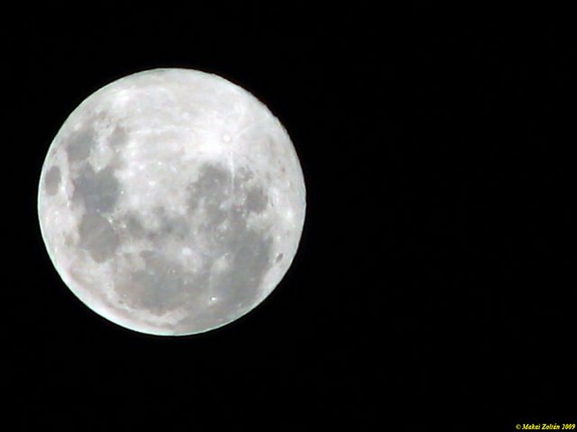 moon01.jpg