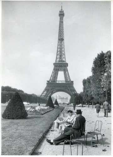 eiffel-tower-paris-1955.jpg