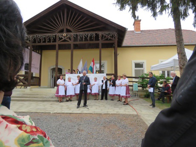 Bor és gasztro élmények a Kikelet Pincében, à la Stéphanie