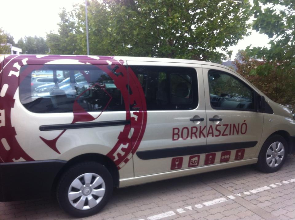 Borkaszinó furgon.jpg
