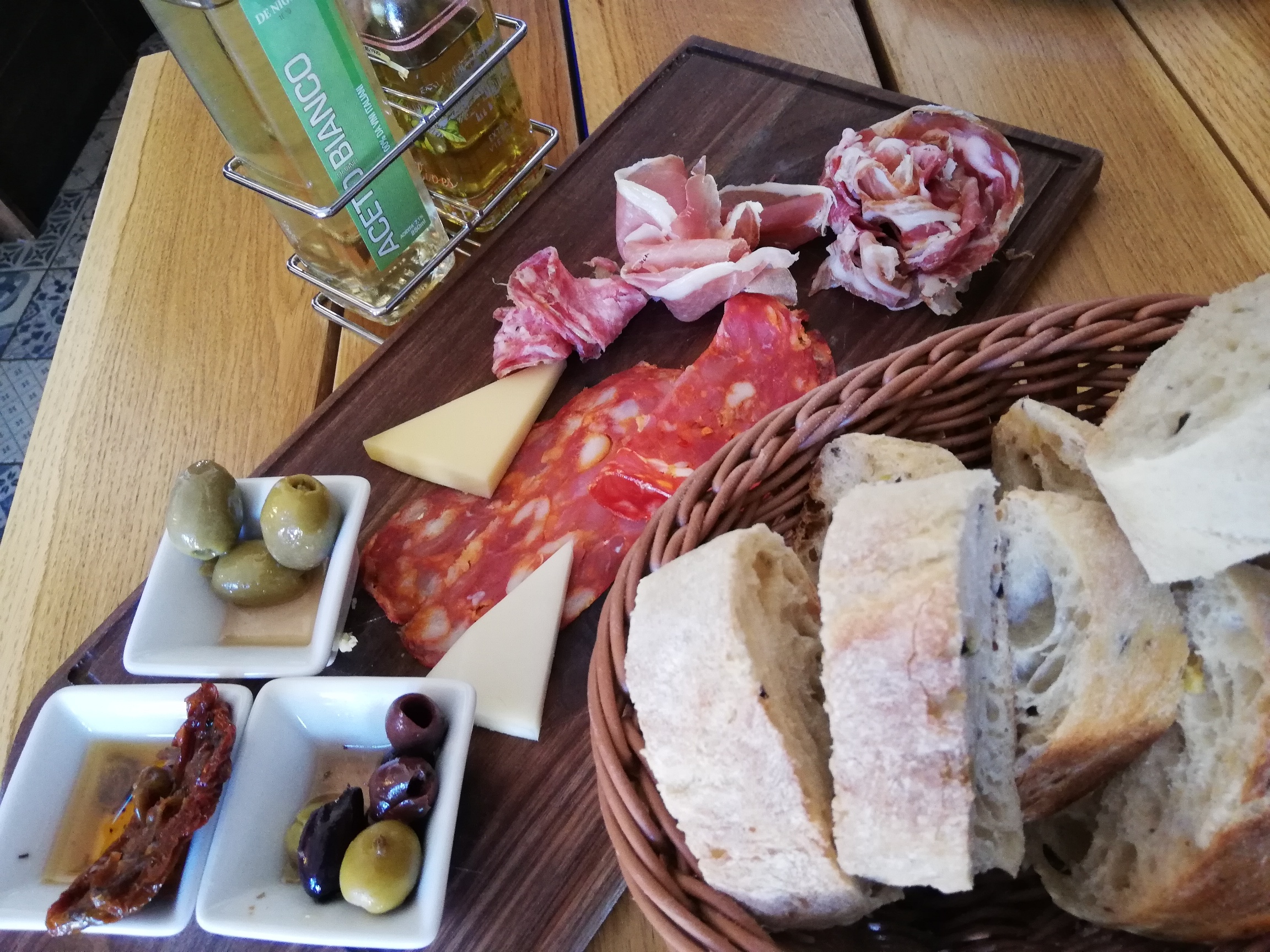 Antipasti bajai módra, olasz színvonalon és minőségben