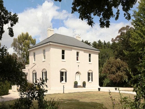 JK-Rowlings-10-7-Million-Mansion-in-Tasmania.jpg