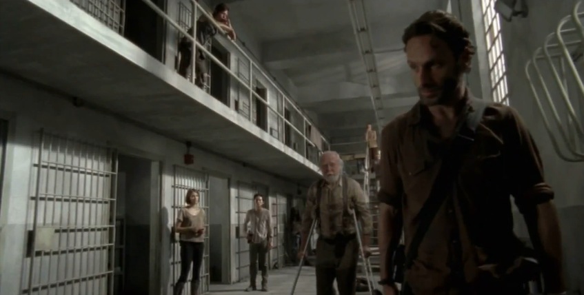 the-walking-dead-season-3-part-2-prison.jpg