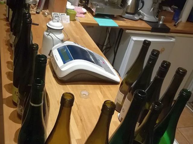 Már megint egy rajnai rizling vakkóstoló...