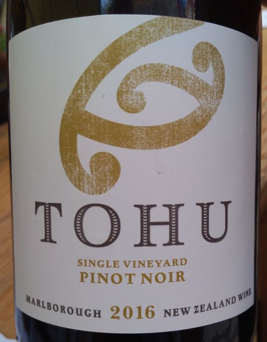 tohupinotnoir2016.jpg