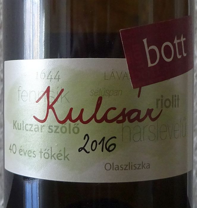 bottpincekulcsarharslevelu2016.jpg