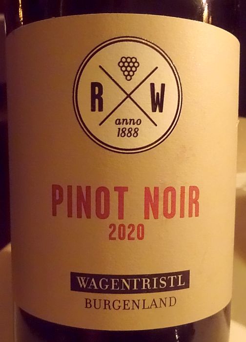 wagentristlpinotnoir2020.jpg