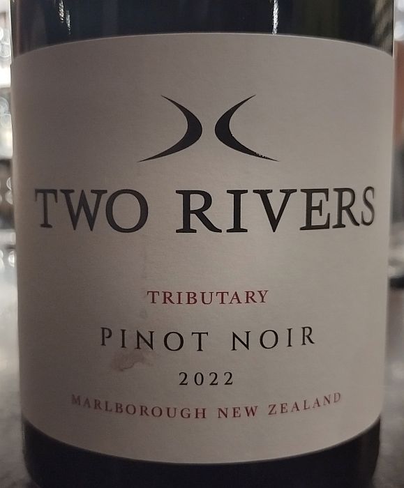 tworiverstributarypinotnoir2022_1.jpg