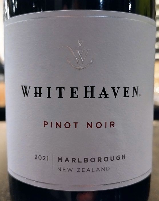 whitehavenpinotnoir2021.jpg