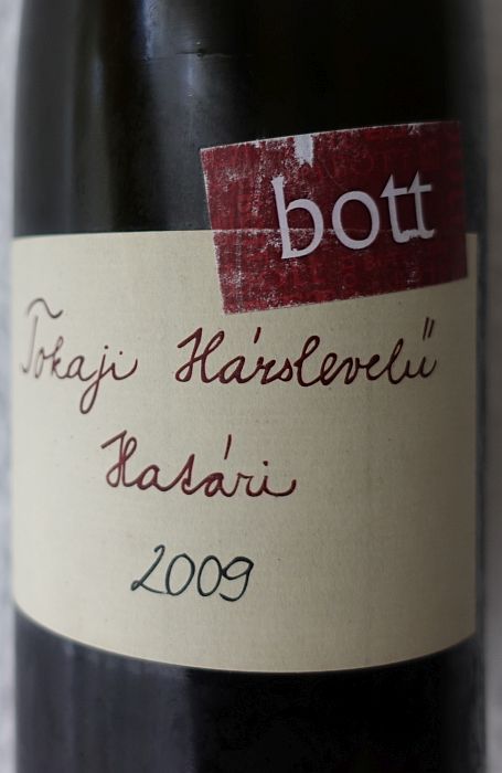 bottpincehatariharslevelu2009.jpg