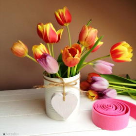Pikk-pakk ajándék: készíts anyák napjára vázát konzervdobozból