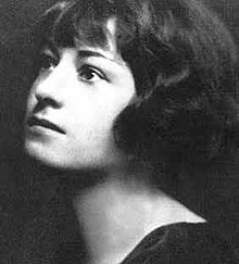 220px-young_dorothy_parker.jpg